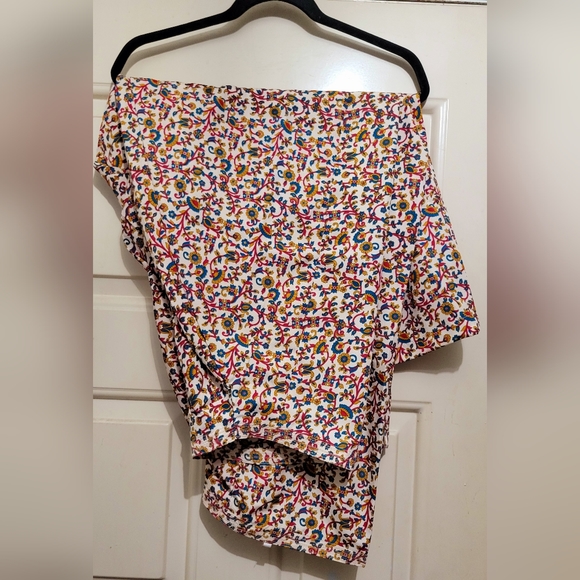 Kurti, Dhoti & Dupatta - Picture 8 of 11